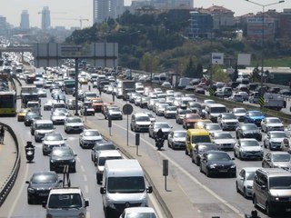 TAM KAPANMAYA 6 SAAT KALA TRAFİK YOĞUNLUĞU: 13.00'DA YÜZDE 65 -1 YENİBOSNA