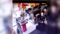 Vídeo: mulheres entram em lojas no Centro de Cascavel e furtam notebook e celular