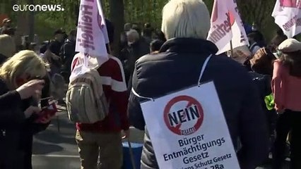 Αρνητές της πανδημίας στη Γερμανία - Τι κάνει η κυβέρνηση
