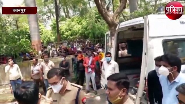 कानपुर निर्माणाधीन भवन की सेटिंग खुलते ही छत गिरी एक की मौत
