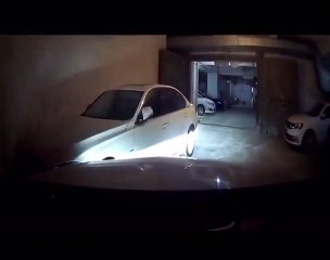 Um parque de estacionamento subterrâneo apenas para condutores com muita "ginga" ao volante