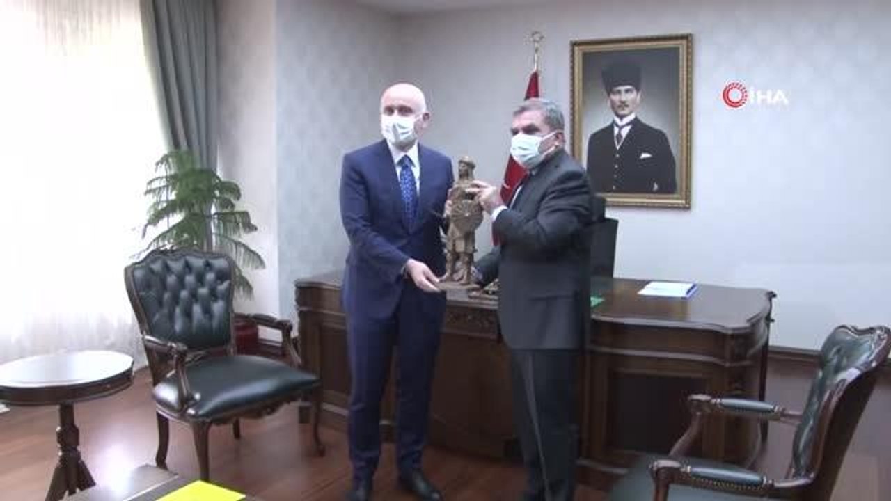 Son dakika: Ulaştırma ve Altyapı Bakanı Adil Karaismailoğlu, Karaman Valiliğini ve Karaman Belediye Başkanlığını ziyaret etti.