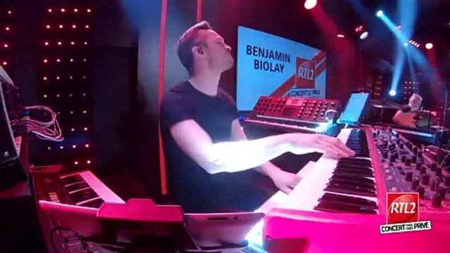 AVANT-PREMIERE: Découvrez les premières images du concert très très privé de Benjamin Biolay qui sera diffusé sur RTL2 demain à 19h - VIDEO