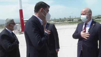 Son dakika! Bakan Kurum, kent merkezinde incelemelerde bulunarak esnaflarla sohbet etti