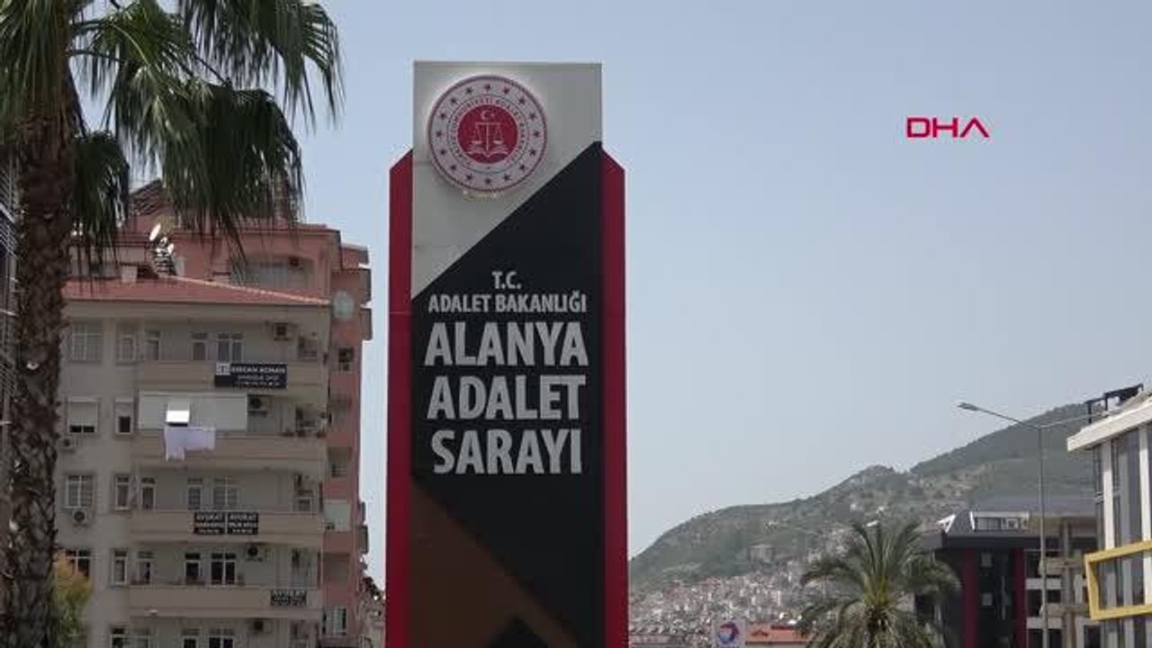 Son dakika haberi! ANTALYA ARAÇTA UYUŞTURUCU TİCARETİNE POLİS BASKINI