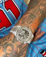 Anuel AA presume su nueva compra y en redes afirman que luce "muy delgado"