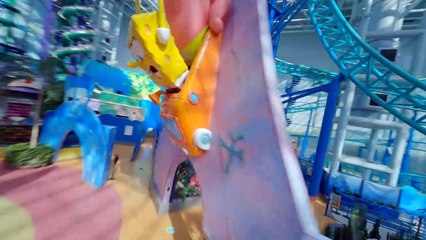 Un drone vole dans le Mall of America
