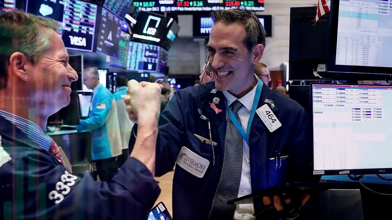 APPLE  reported a 54% increase in sales in its March-ended quarter and profit of $1.40 a share