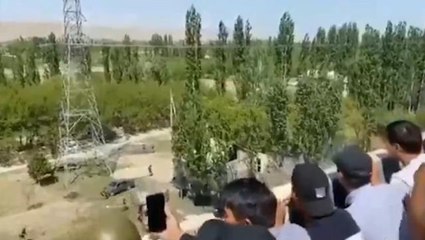 Kırgızistan-Tacikistan sınırında taş atma kavgası çatışmaya dönüştü: 3 ölü, 81 yaralı