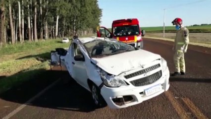 Forte colisão entre Honda Civic e Montana é registrada PR-486, em Cascavel
