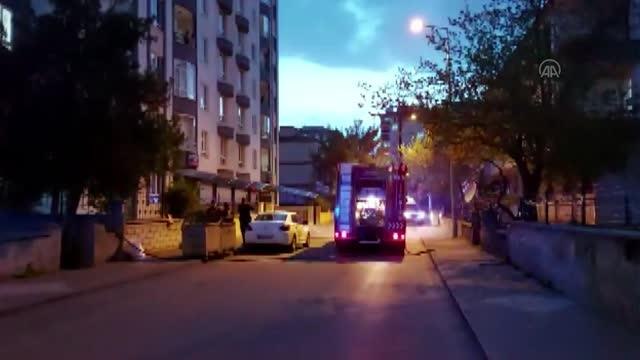 Bir evde, yemeğin ocakta unutulmasıyla çıkan yangın söndürüldü