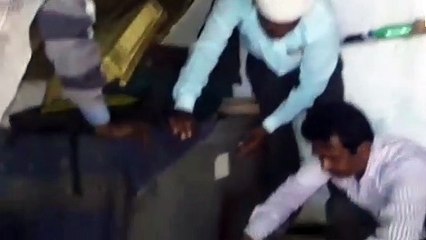 Evine giren timsahı doğduğuna pişman etti