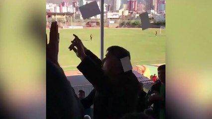 Tribünde çılgınlar gibi dans eden 'Adanalı' dayılar