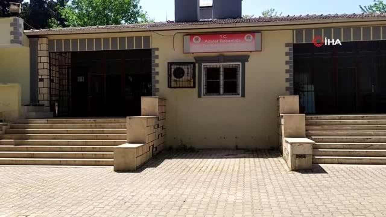 Bir babanın en ağır yükü.. Ölen bebeğini kucağına alarak defnetmeye götürdü