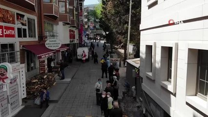 Et alabilmek için saatlerde kuyrukta bekliyorlar