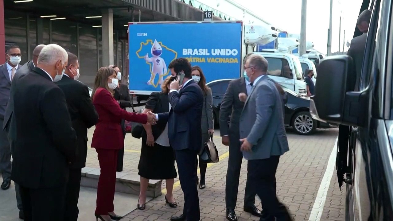 Chega ao Brasil 1º lote da vacina da Pfizer