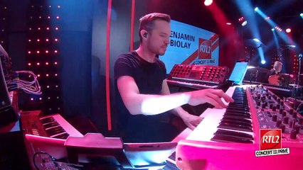 Benjamin Biolay et Adélaïde chantent "Parc fermé"