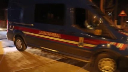 Silah kaçakçılığı operasyonunda yakalanan 5 zanlı tutuklandı