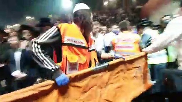 مقتل العشرات وجرح المئات خلال انهيار جسر في احتفال عيد يهودي