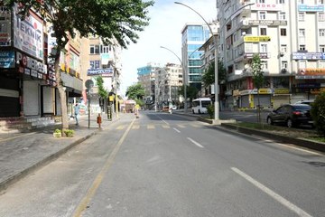 - Tam kapanmanın ilk gününde Diyarbakır hayalet kente dönüştü