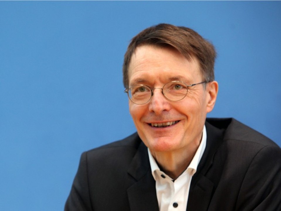 Karl Lauterbach macht Hoffnung: Corona-Besserung ab Ende Mai?
