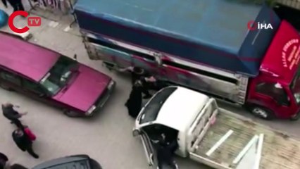 Esenyurt’ta satırlı sopalı ‘laf atma’ kavgası