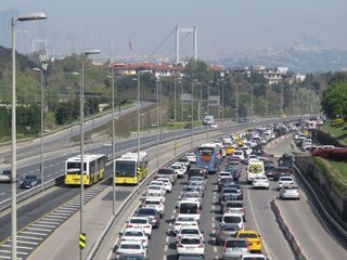 Son dakika... 15 TEMMUZ ŞEHİTLER KÖPRÜSÜ'NDE TAM KAPANMANIN İLK GÜNÜNDE TRAFİK YOĞUNLUĞU