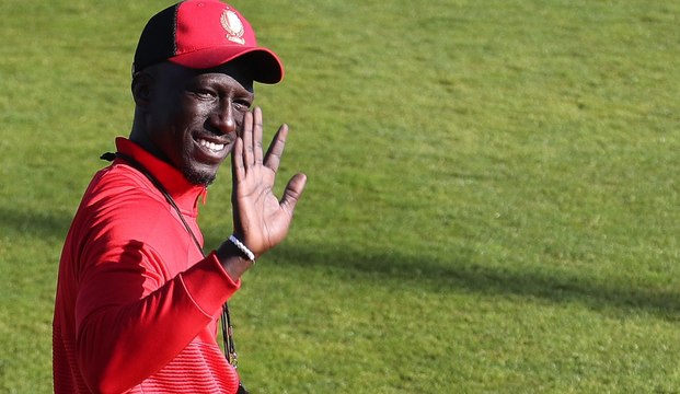 Mbaye Leye prolongé comme entraineur du Standard de Liège