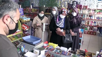 Adıyaman'da gönüllü kadınlar ‘zimem defteri’ ile 500 bin liraya yakın borç kapattı