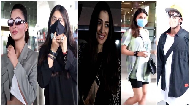 Ekta Kapoor, Urvashi Rautela, Sunil Grover, Laxmi Raai & Anushka Ranjan Snapped At The Airport