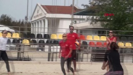 SPOR Plaj voleybolunda Tokyo yolu İzmir'den geçecek