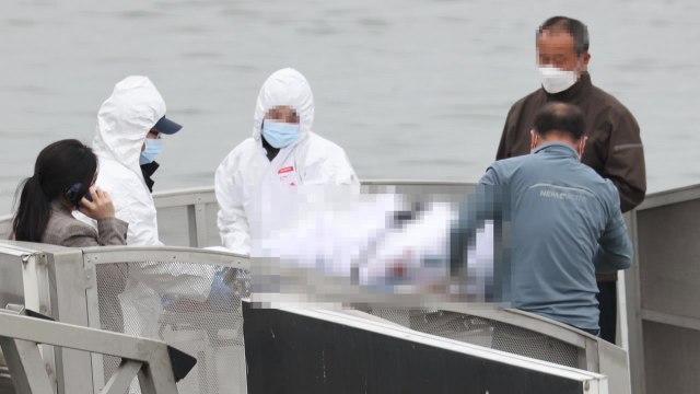 '한강공원 실종' 대학생 아버지 아들 머리에 상처...사망 원인 밝혀야 / YTN