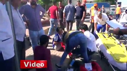 Motosikletteki 3 kişi metrelerce havaya uçtu!