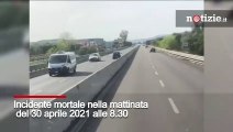 Auto contromano sulla Brindisi-Bari, due morti per incidente frontale: il video dell'impatto