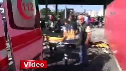 Bahçeşehir'de halk otobüsü devrildi