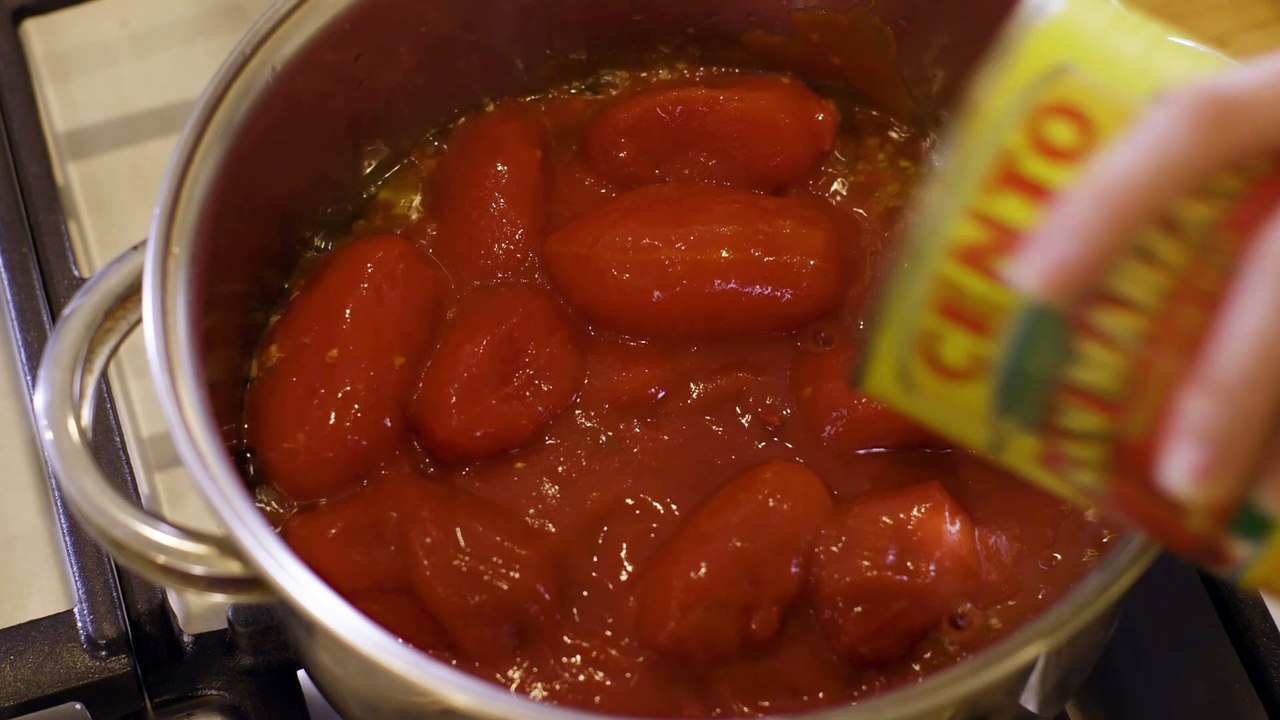 Check Out These Adorable Mini Grilled Cheese Sandwiches With Homemade Tomato Soup!