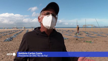 Copacabana convertida en "cementerio" en protesta por muertes por covid
