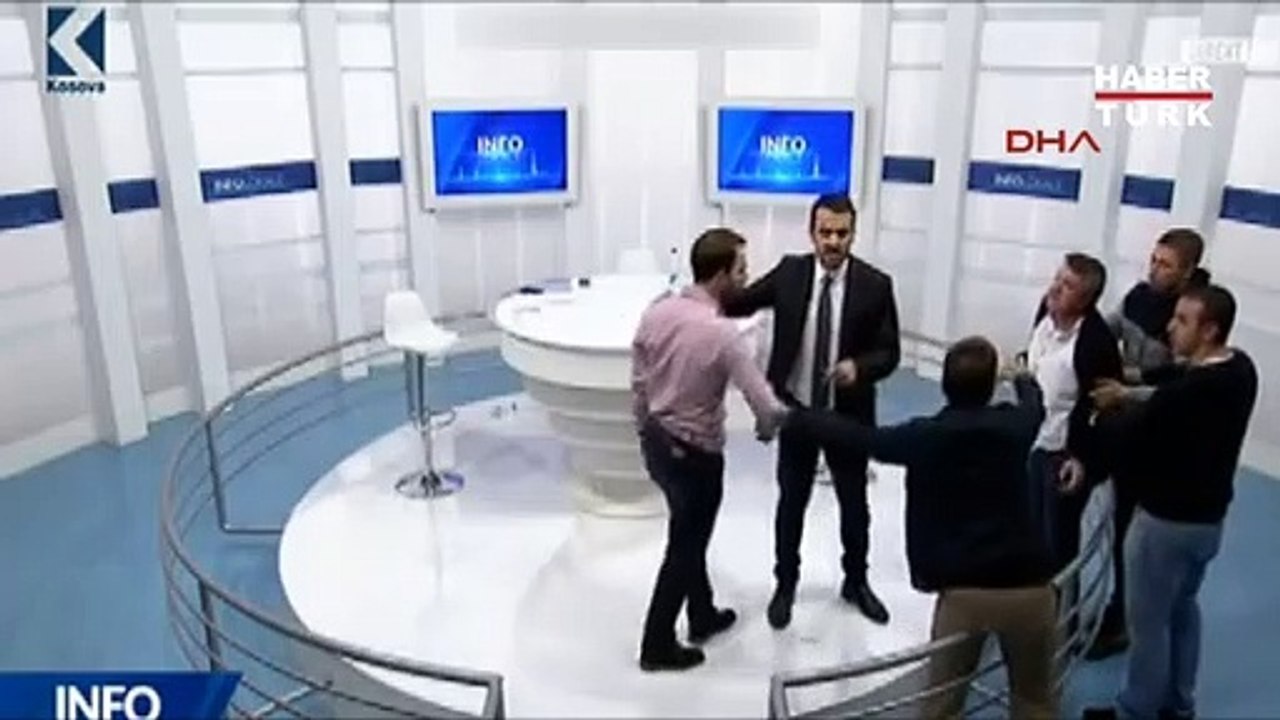 İki milletvekili canlı yayında yumruk yumruğa kavga etti