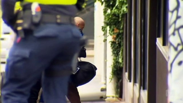 9,000 Australian citizens and residents remain stranded