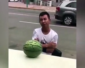 Karpuza kafa atmak istedi ama...