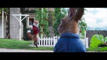 Peter Rabbit Coelho à Solta  Filme trailer (2021)