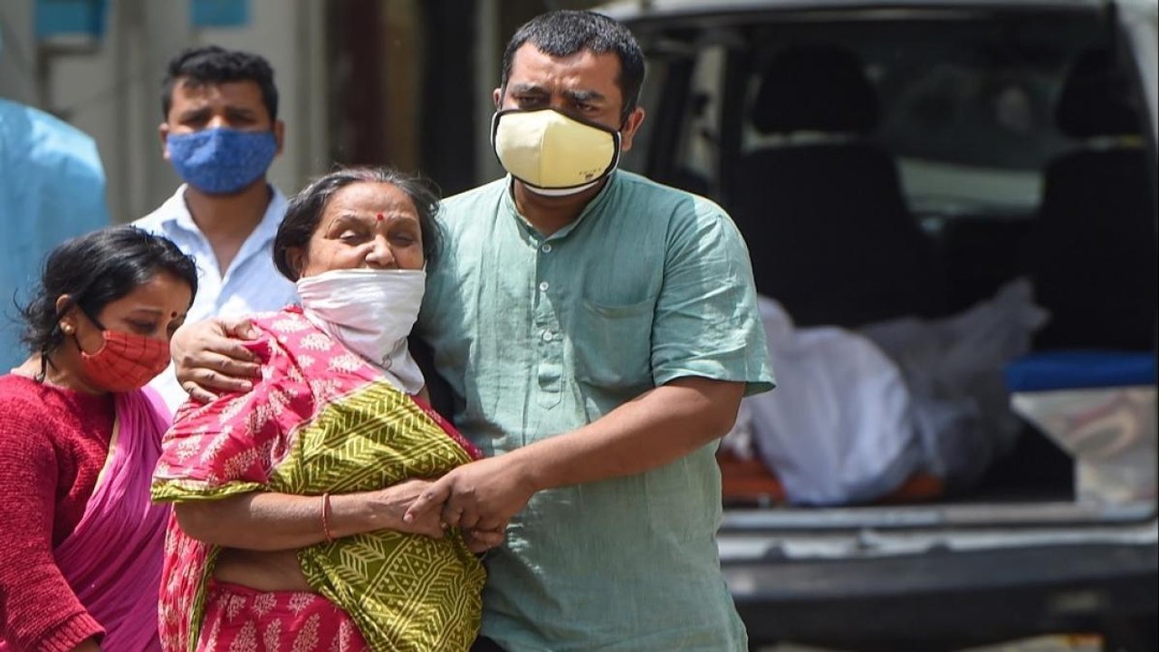 Who is responsible for the deaths due to shortage of oxygen?