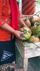 Cewek Kupas Kelapa Hebat
