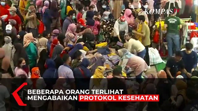 Potret Kerumunan Pasar Tanah Abang Jelang Lebaran, Banyak yang Abai Prokes