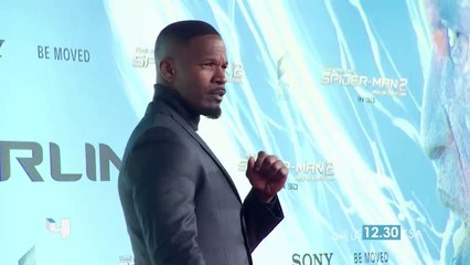أهم وأحدث التطورات عن عالم الأفلام ومقابلات النجوم الجديدة والموضة تشاهدونها في Hollywood Buzz