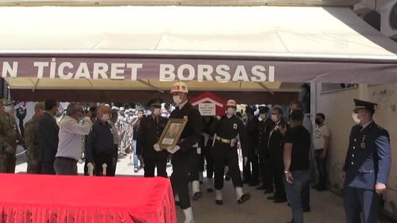 Son dakika gündem: Şehit Uzman Çavuş Mehmet Kırmızı son yolculuğuna uğurlandı