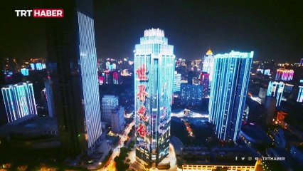 Wuhan'da salgının izleri siliniyor: Kent ışıl ışıl