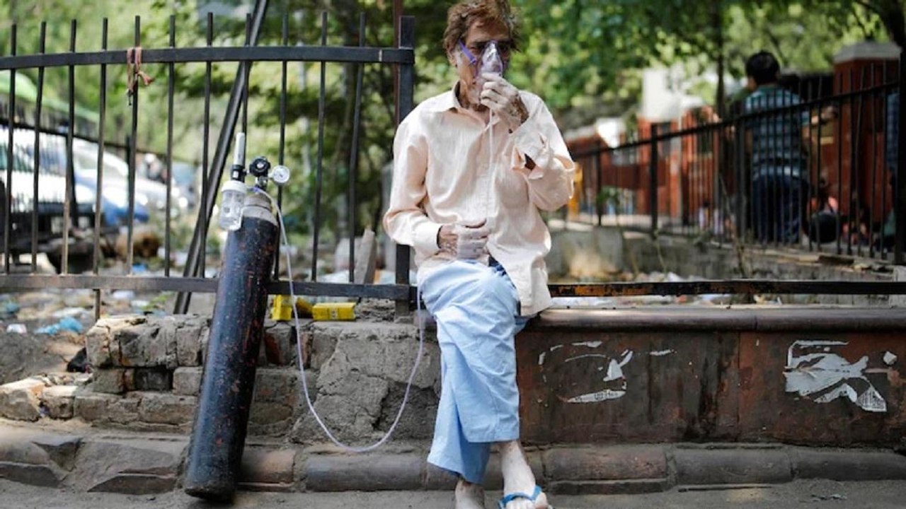 Delhi: People are dying when oxygen shortage will end?