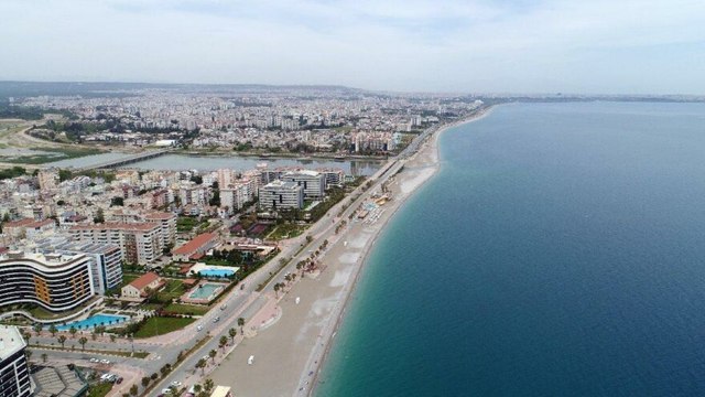 Konyaaltı Sahili, turistlere kaldı