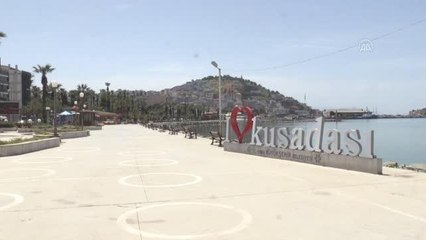 Kuşadası'nda cadde ve sokaklarda sessizlik hakim